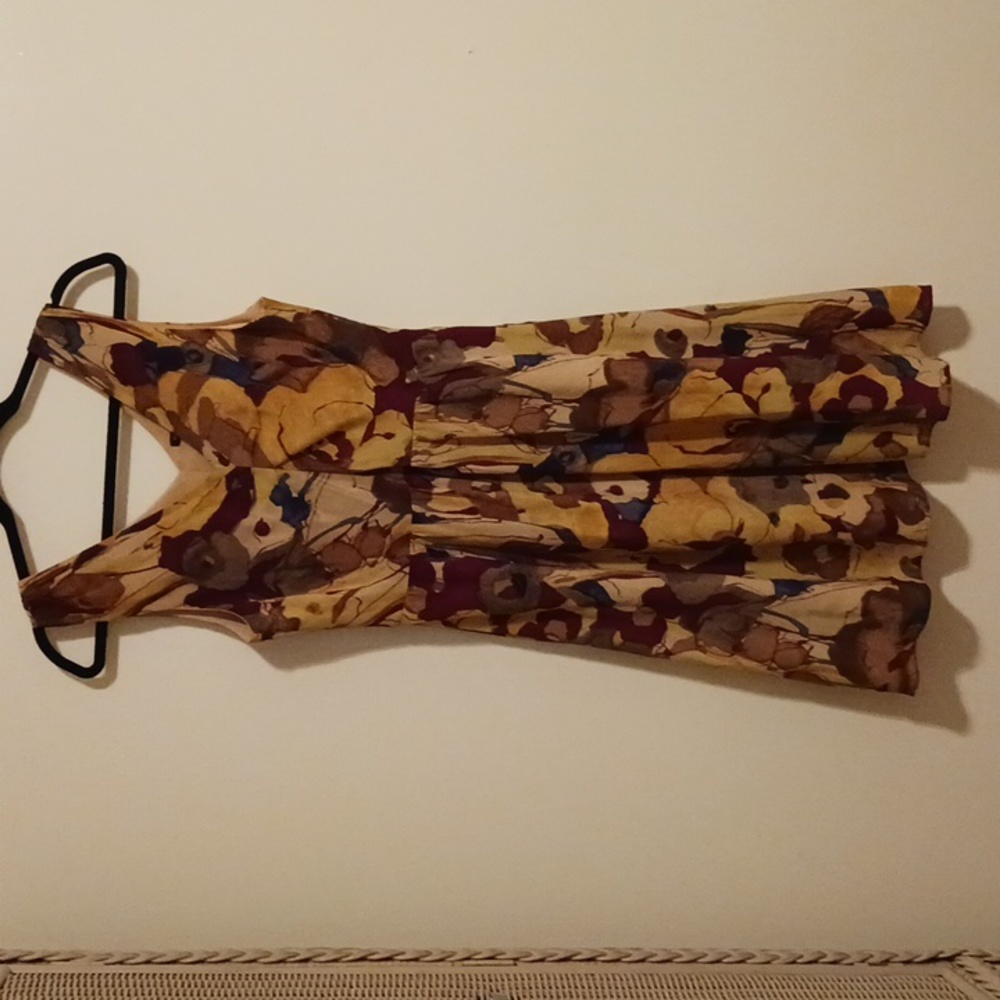 Banana Republic Carol Tan  Silk Floral Dress ..size 2